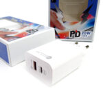 Adaptador de carga rápida 3 USB  y  Tipo C 20W - Imagen 2