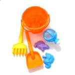 Set Playa balde, pala (15x12cm), rastrillo, moldes, regadera en red 6 pcs - Imagen 3