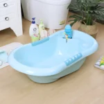 Bañito grande bebé con espacio jabón y shampoo 80x45x20cm - Imagen 2